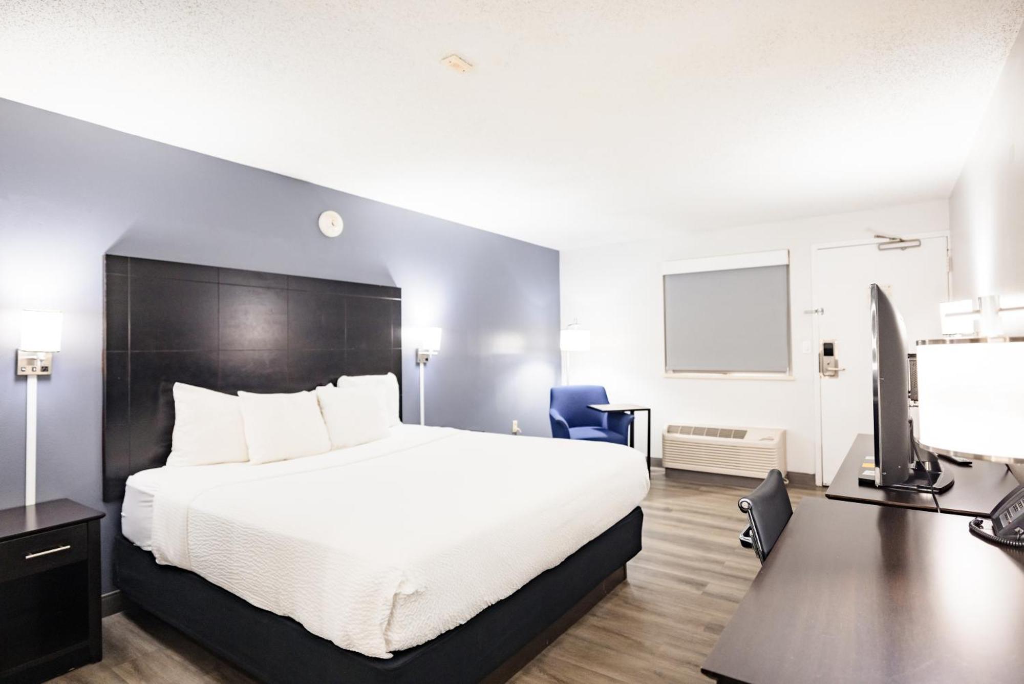 La Quinta By Wyndham Near Busch Gardens Hotel