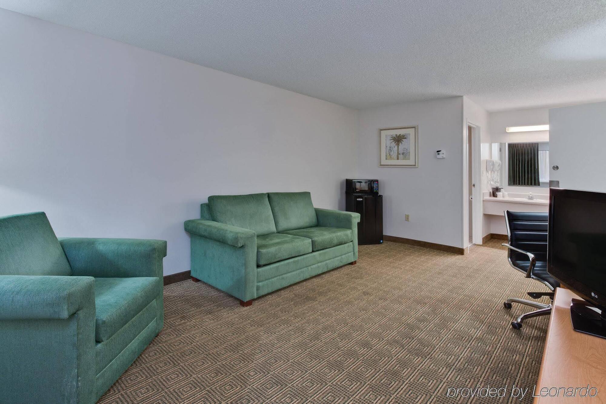 La Quinta By Wyndham Near Busch Gardens Tampa